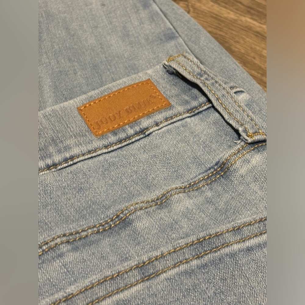 Judy Blue - Skinny Jeans - 14W - Picture 6 of 8